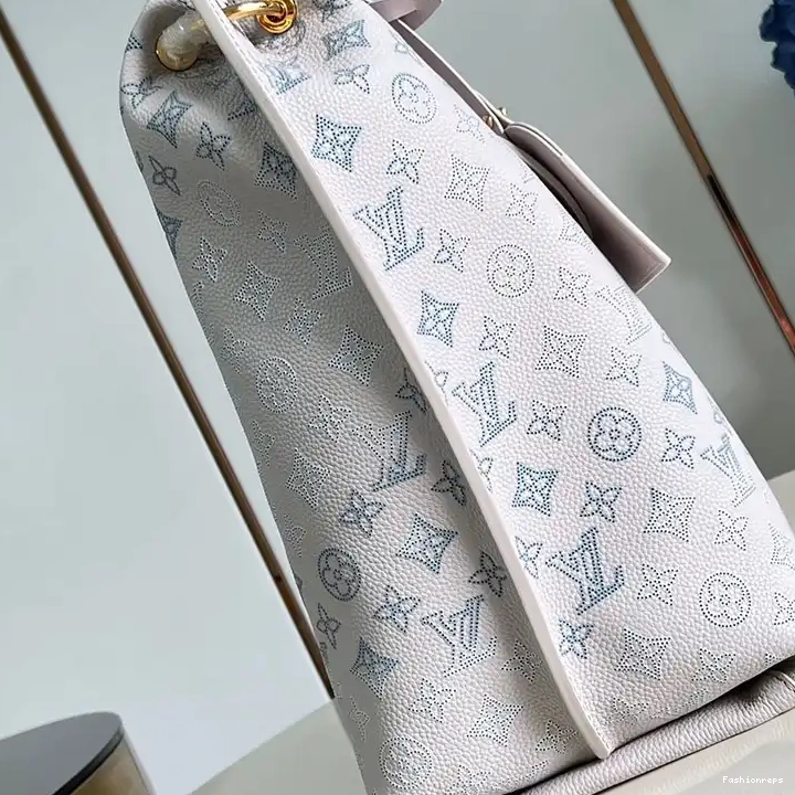 Fashionrepsfam ru 2410YA0180 Bags LV 0816